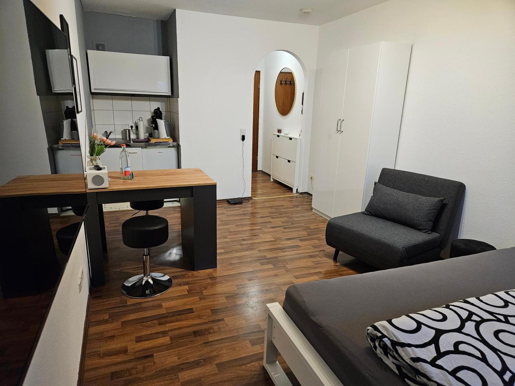 Neu Eingerichtetes 1zimmerapartment Mit Tg Stellplatz, Stufenloser Zugang