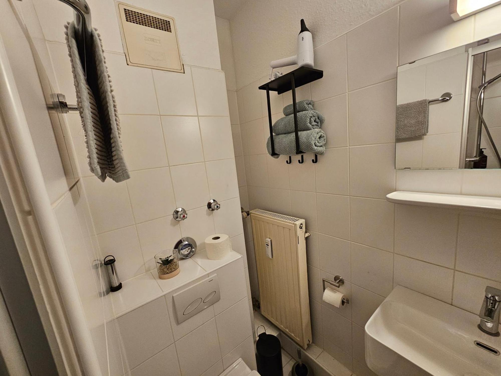 Neu Eingerichtetes 1zimmerapartment Mit Tg Stellplatz, Stufenloser Zugang *