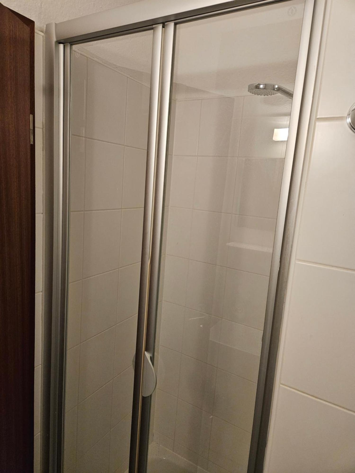 Neu Eingerichtetes 1zimmerapartment Mit Tg Stellplatz, Stufenloser Zugang *