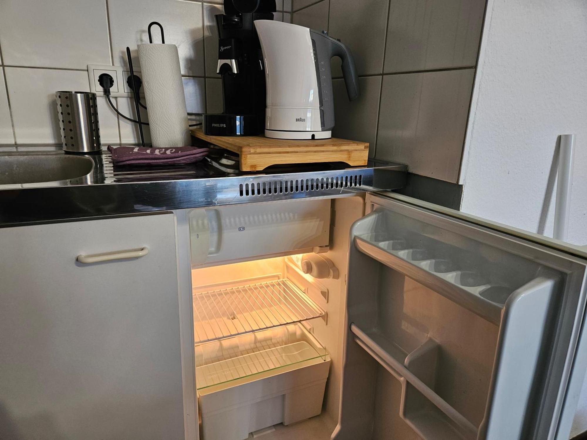 Neu Eingerichtetes 1zimmerapartment Mit Tg Stellplatz, Stufenloser Zugang Apartment *